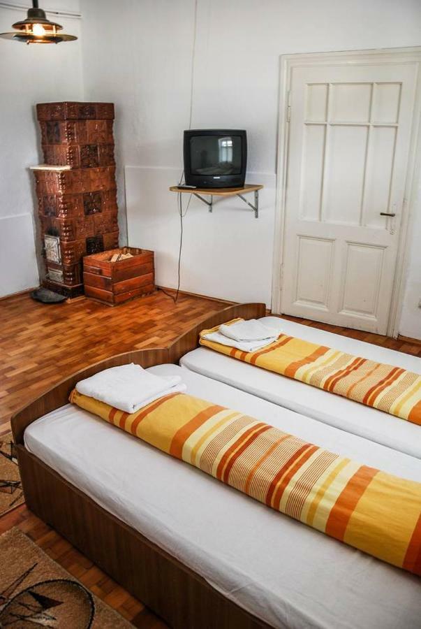 Pensiunea DORA SASCA Sasca Montană Exterior foto